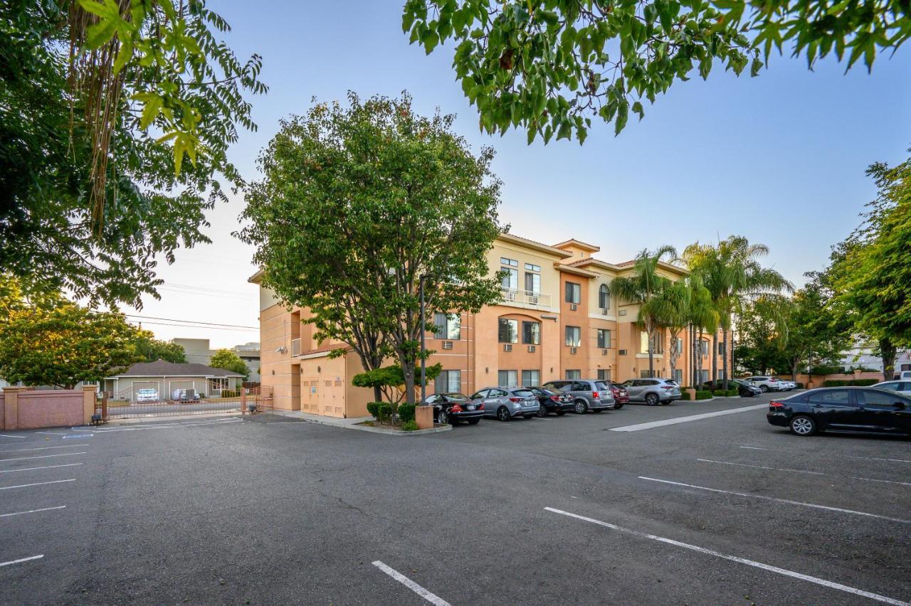 Studios Inn San Jose Bagian luar foto